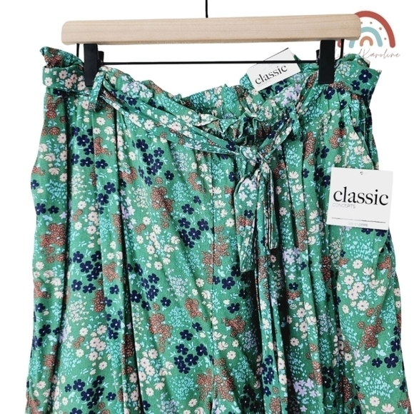 New! Bohemian Green Ditsy Floral Belted Soft Paperbag Shorts Plus Size 3X - Picture 3 of 9